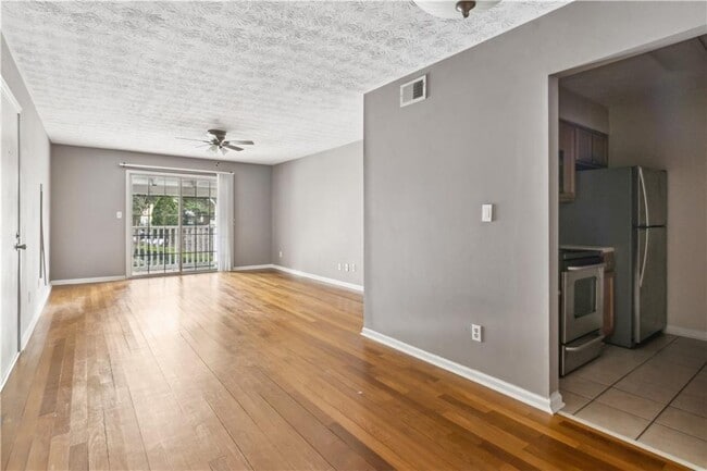 Building Photo - 3155 7 Pines Ct NW