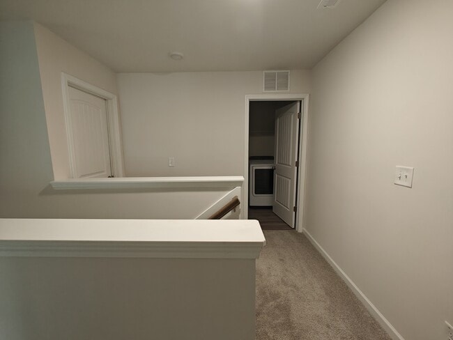 Building Photo - 756 Creekway Dr