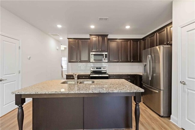 Building Photo - 3437 Sumersbe court