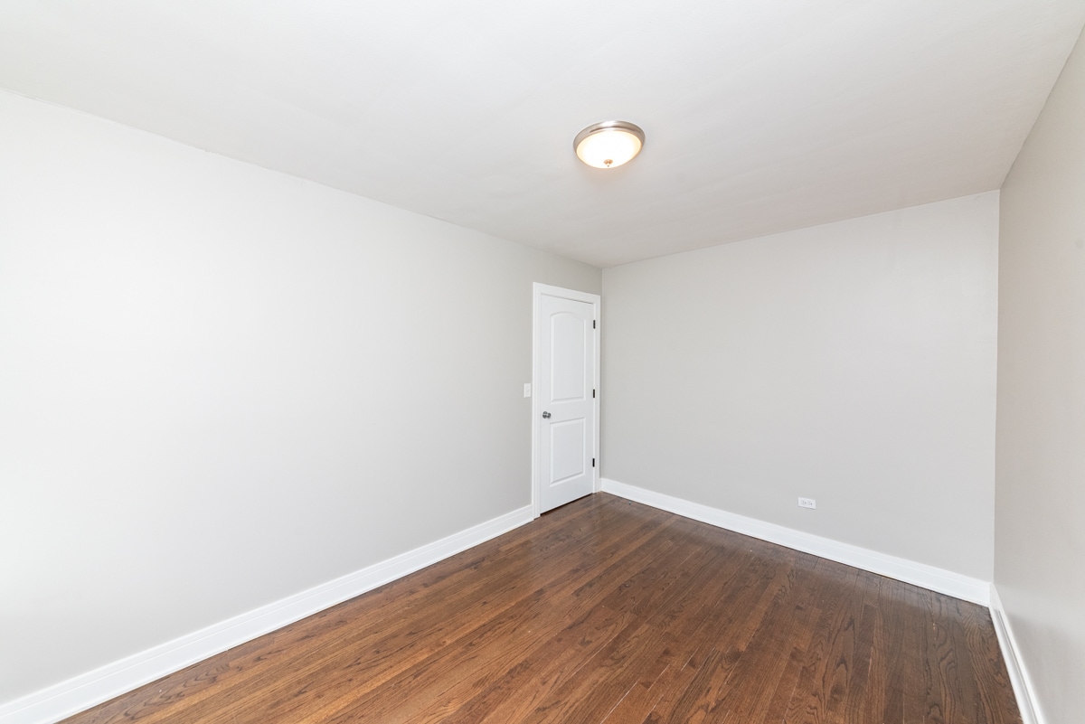 Building Photo - 3058 N Kostner Ave