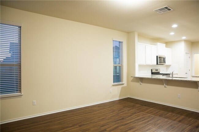 Building Photo - 3651 Sandy Brook Dr