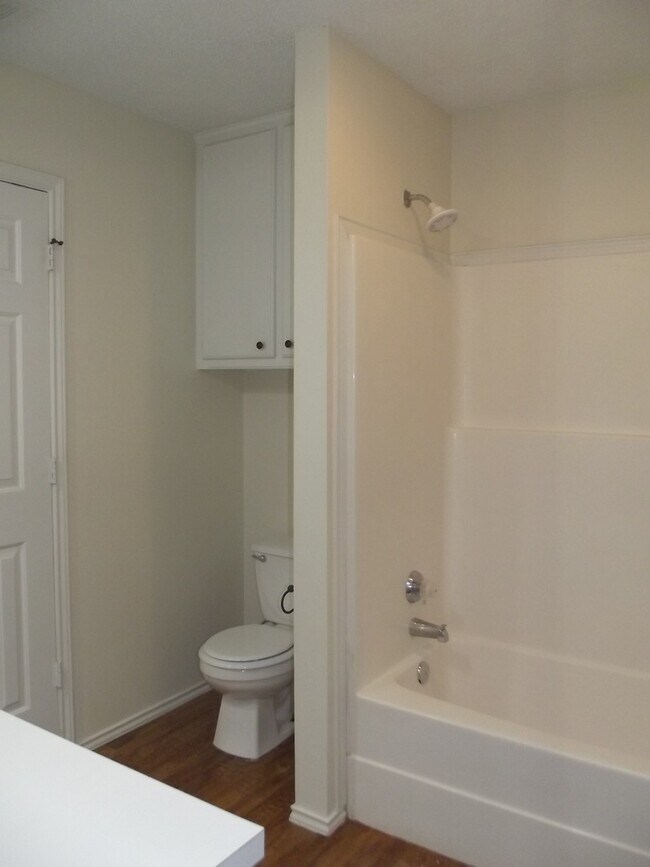 Building Photo - Three Bedroom in South Lubbock