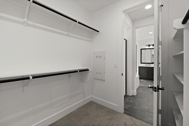 Building Photo - 7701 Boyd Hvn Dr