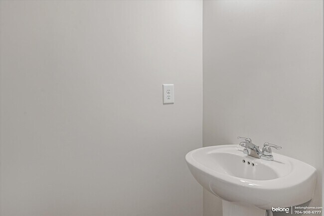 Building Photo - 2573 Ruby Dixon Xing Dr