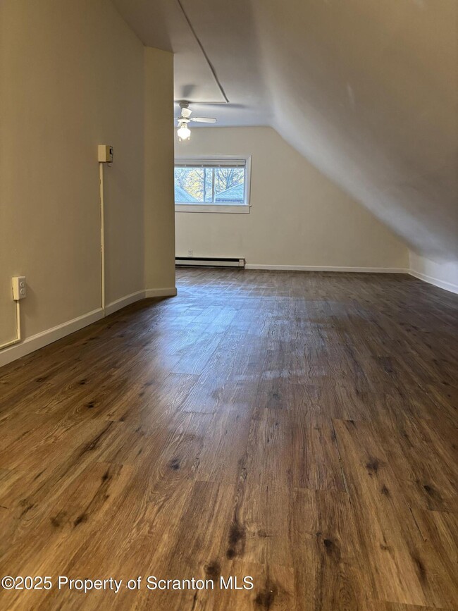 Building Photo - 1115 Monroe Ave