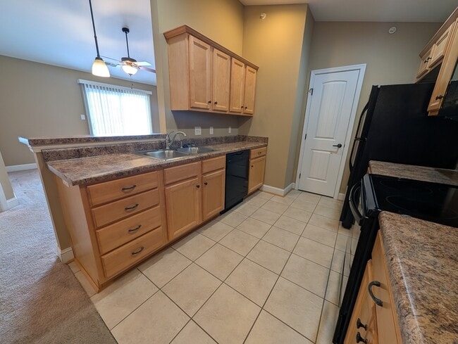 Building Photo - 102 Capstone Dr