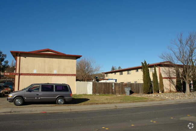 Primary Photo - 500-506 Rocky Hill Rd
