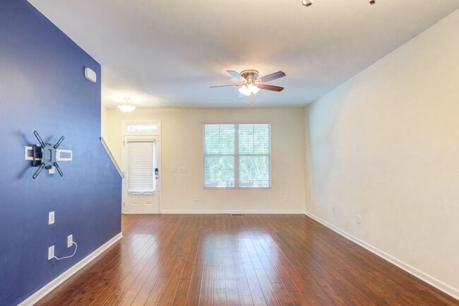 Building Photo - Townhome minutes from Lenovo Center: Available September 10th