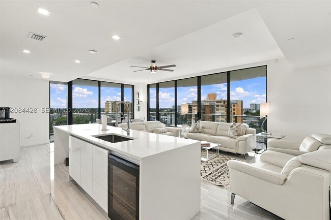 Building Photo - 730 N Ocean Blvd