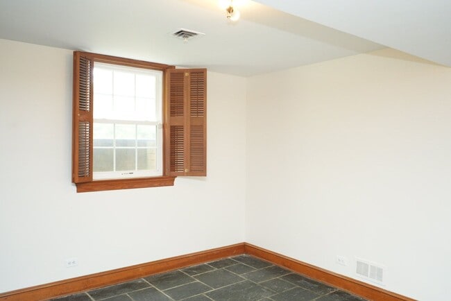 Building Photo - 4419 Dickerson Rd