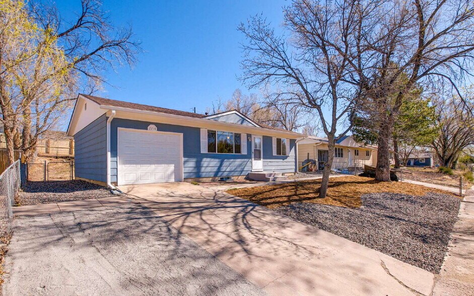 Primary Photo - 3-Bedroom Home with Garage and Fenced Yard...