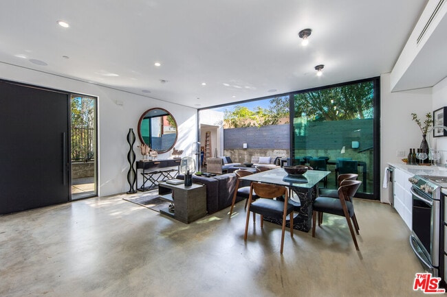 Building Photo - 855 Hilldale Ave