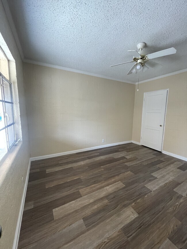 Building Photo - 1400 St Johns Dr