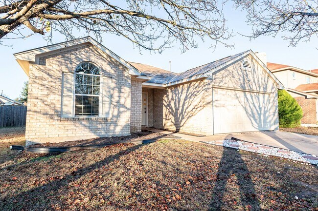 Building Photo - Comfortable 3BR/2BA Home with Vinyl Floori...