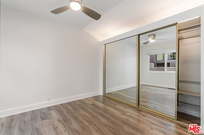 Building Photo - 2308 The Strand