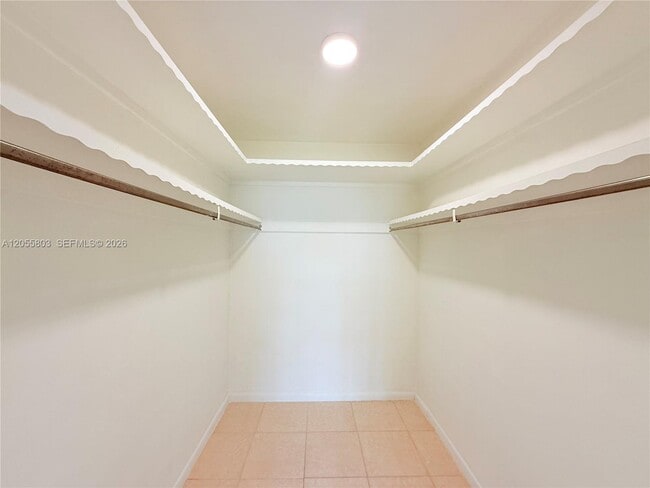 Building Photo - 1302 NE 191st St