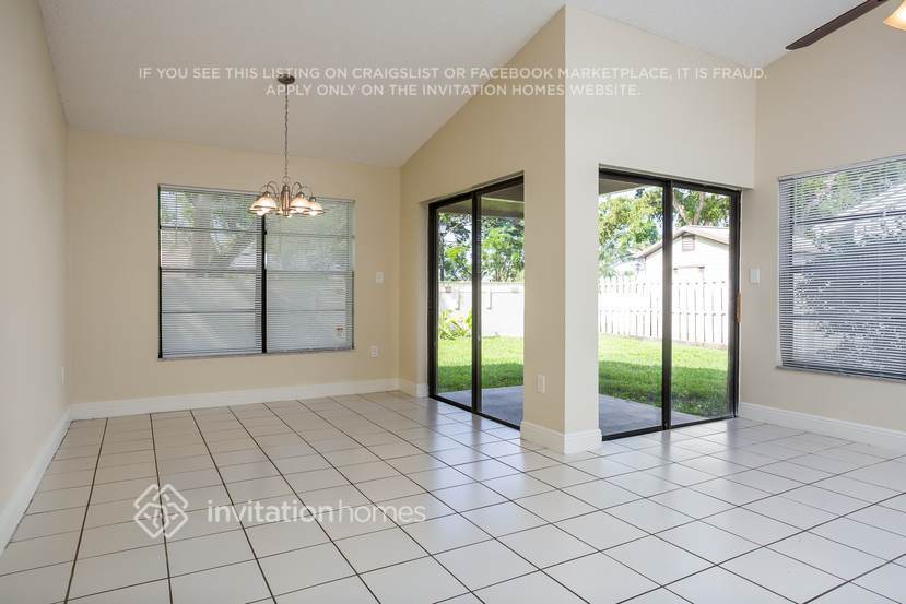 Building Photo - 631 Mulberry Ln