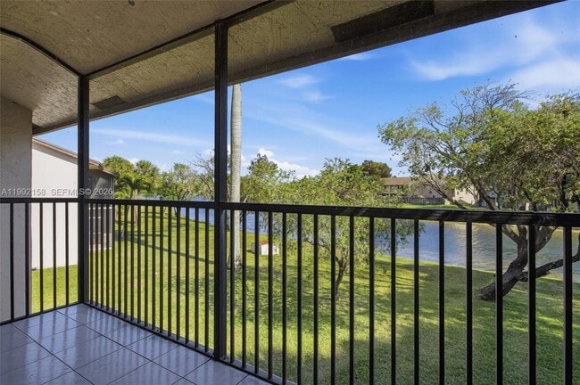 Building Photo - 9994 Nob Hill Ct