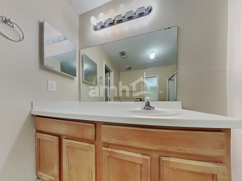 Building Photo - 18798 Prairie Larkspur Dr