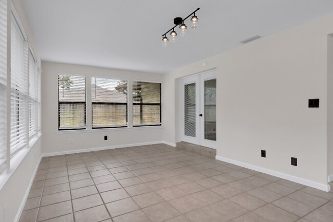 Building Photo - 967 Grand Canal St