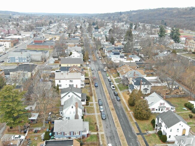 Building Photo - 312 5th Ave