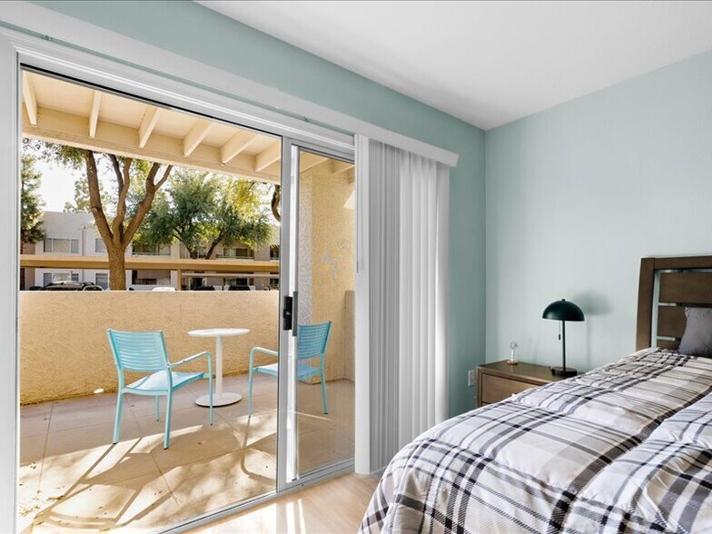 Building Photo - 1295 N Ash St