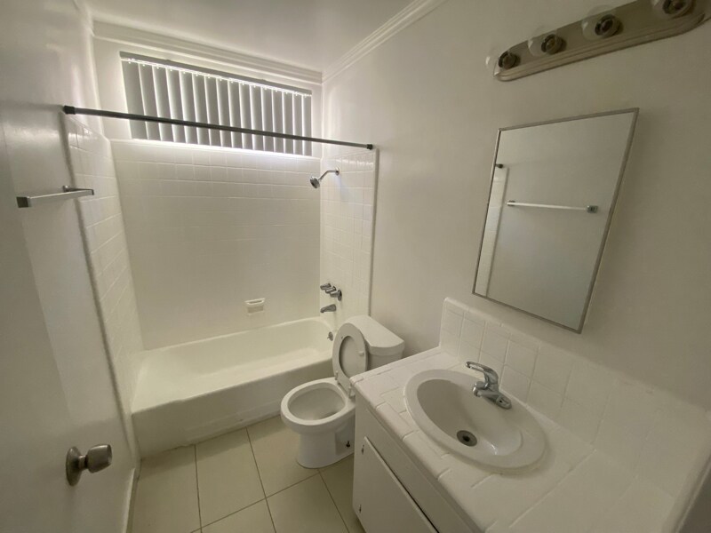 Building Photo - 8200 Owensmouth Ave