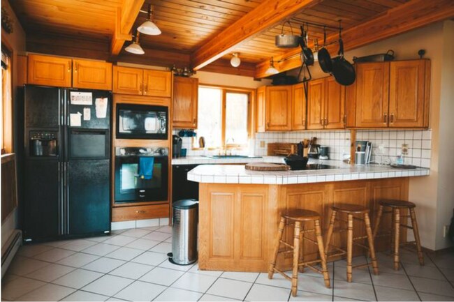 Building Photo - 3995 Nordic Valley Dr