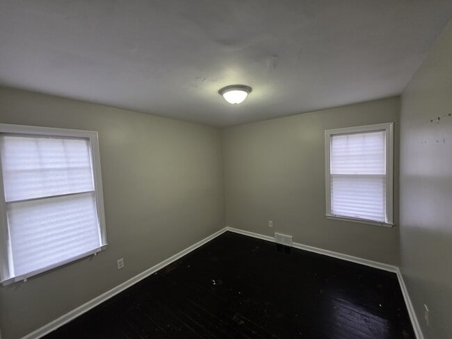 Building Photo - 8639 Minock St