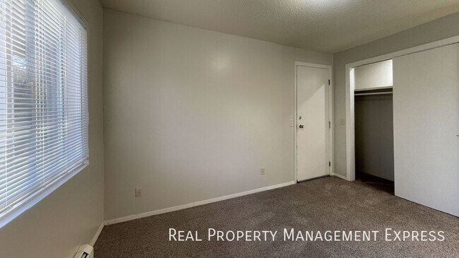 Building Photo - 3709 S Cathy Ave