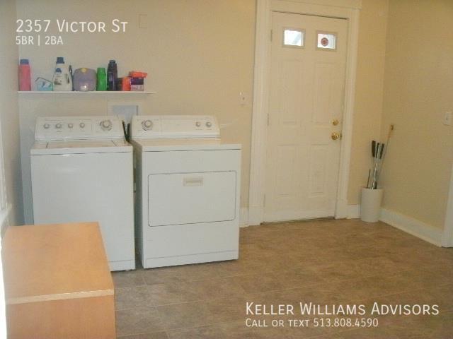 Building Photo - 2357 Victor St