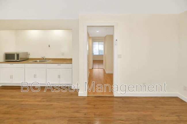 Primary Photo - 961 Barkley Ct