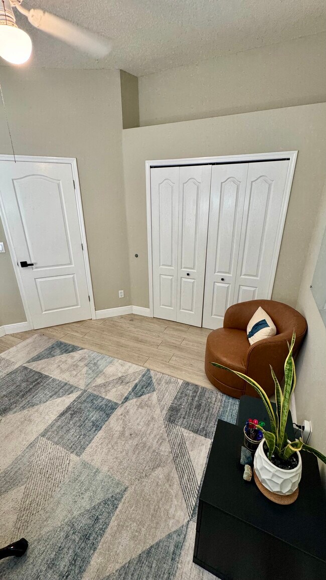 Building Photo - 480 Bridle Path Way