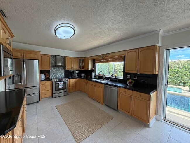 Building Photo - 190 Harwood Ave