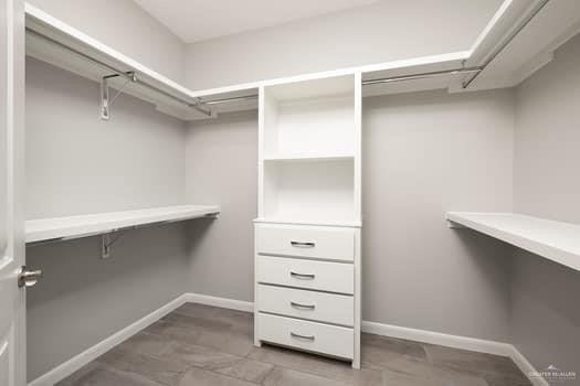 Building Photo - 20 Zinnia St