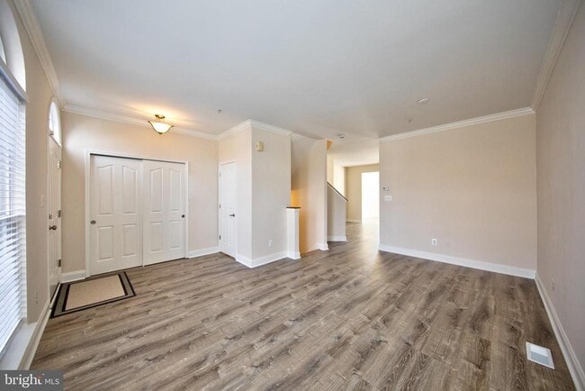 Building Photo - 580 Callander Way