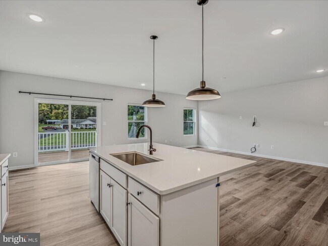 Building Photo - 290 Scoter Rd