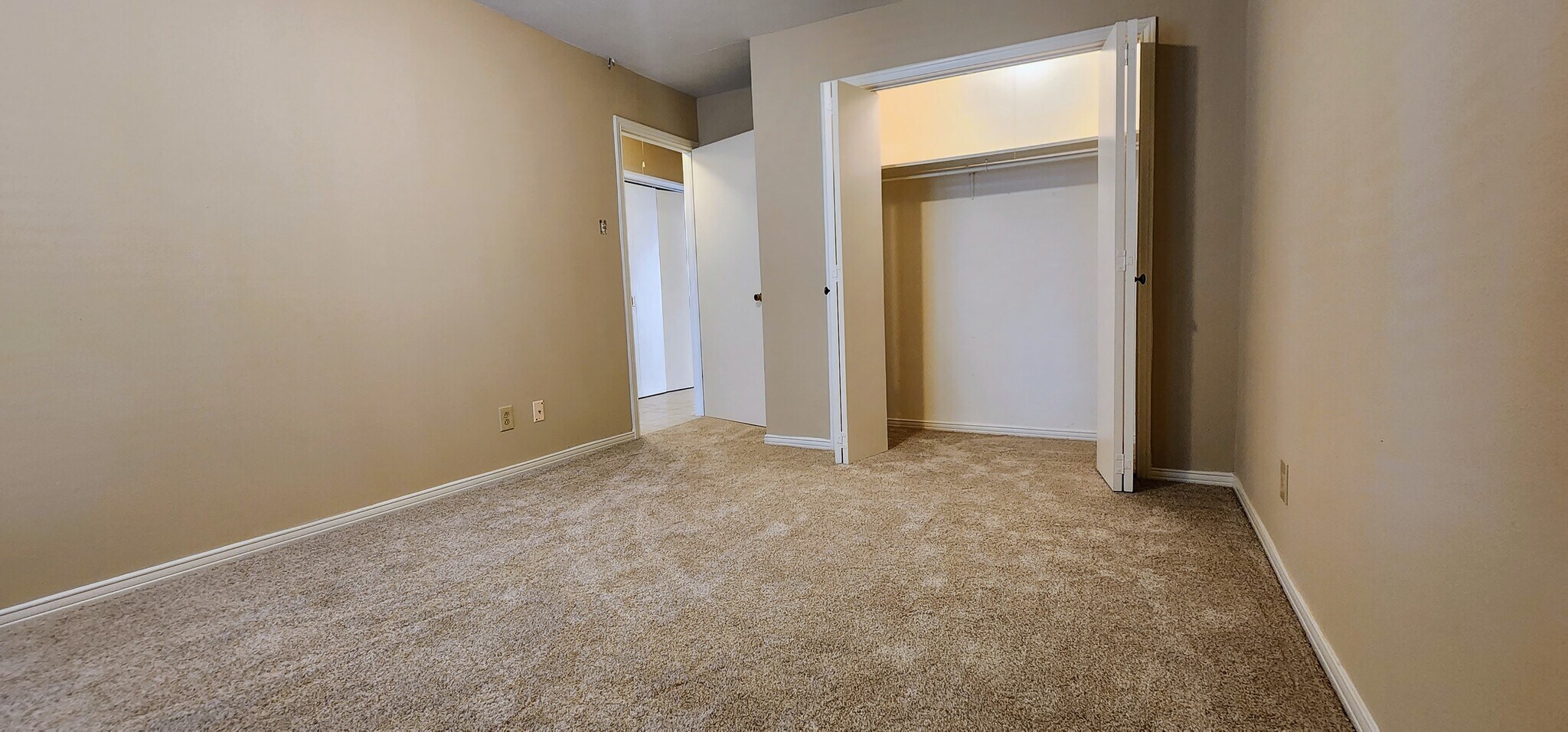 Building Photo - 7737 Village Trail Dr