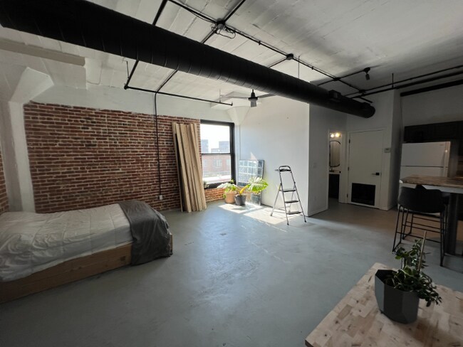 Building Photo - 311 N 8th St
