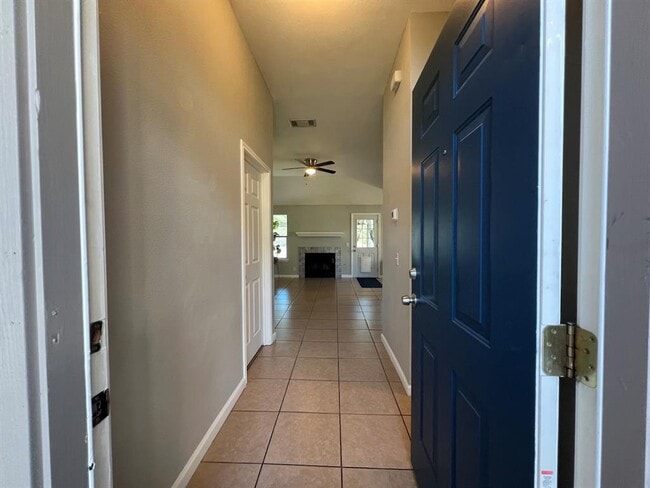 Building Photo - 223 Dana Dr