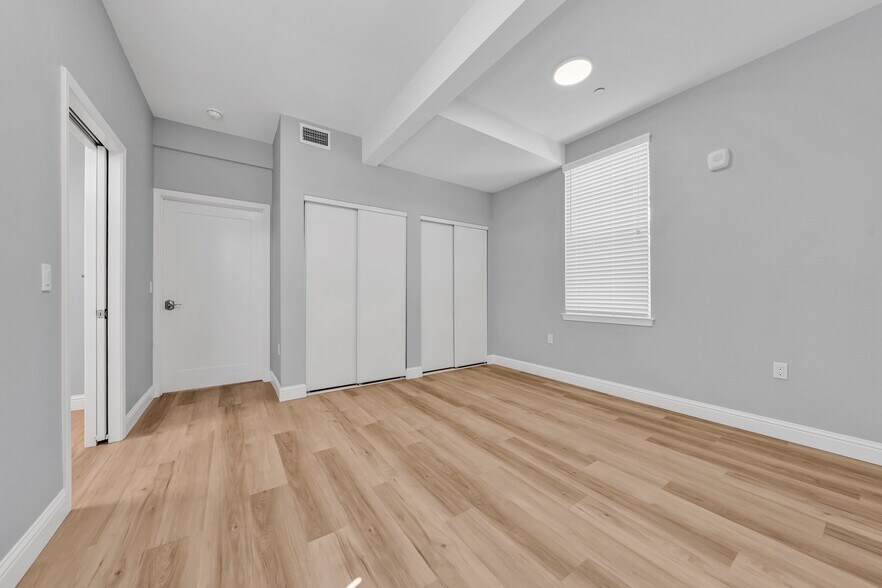 Building Photo - 2020 Dwight Way