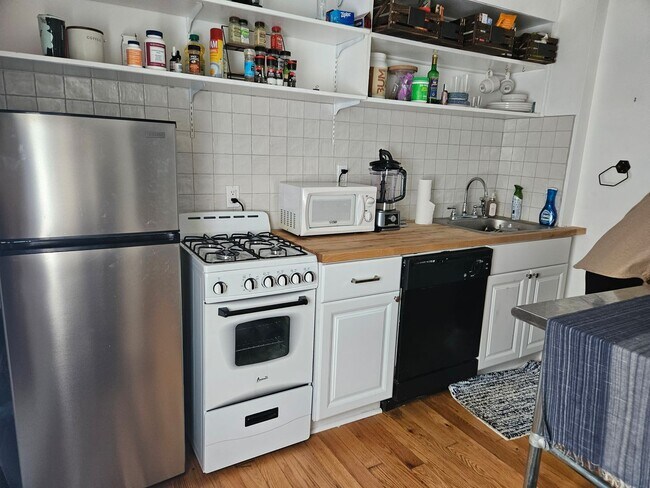 Building Photo - 312 E Genesee St