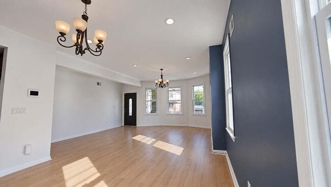 Building Photo - 275 Avenue A