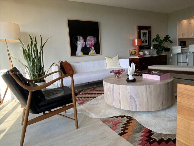 Building Photo - 780 NE 69th St