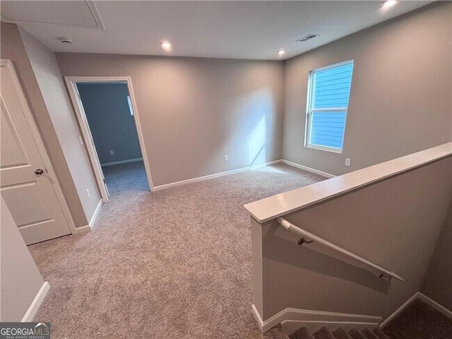 Building Photo - 334 Traminer Wy