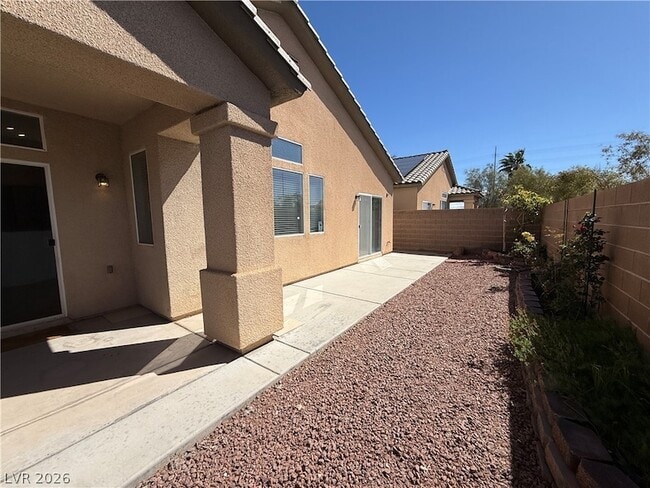 Building Photo - 7998 Half Moon Point Dr