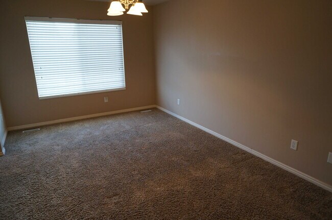 Building Photo - 944 Longleaf Dr