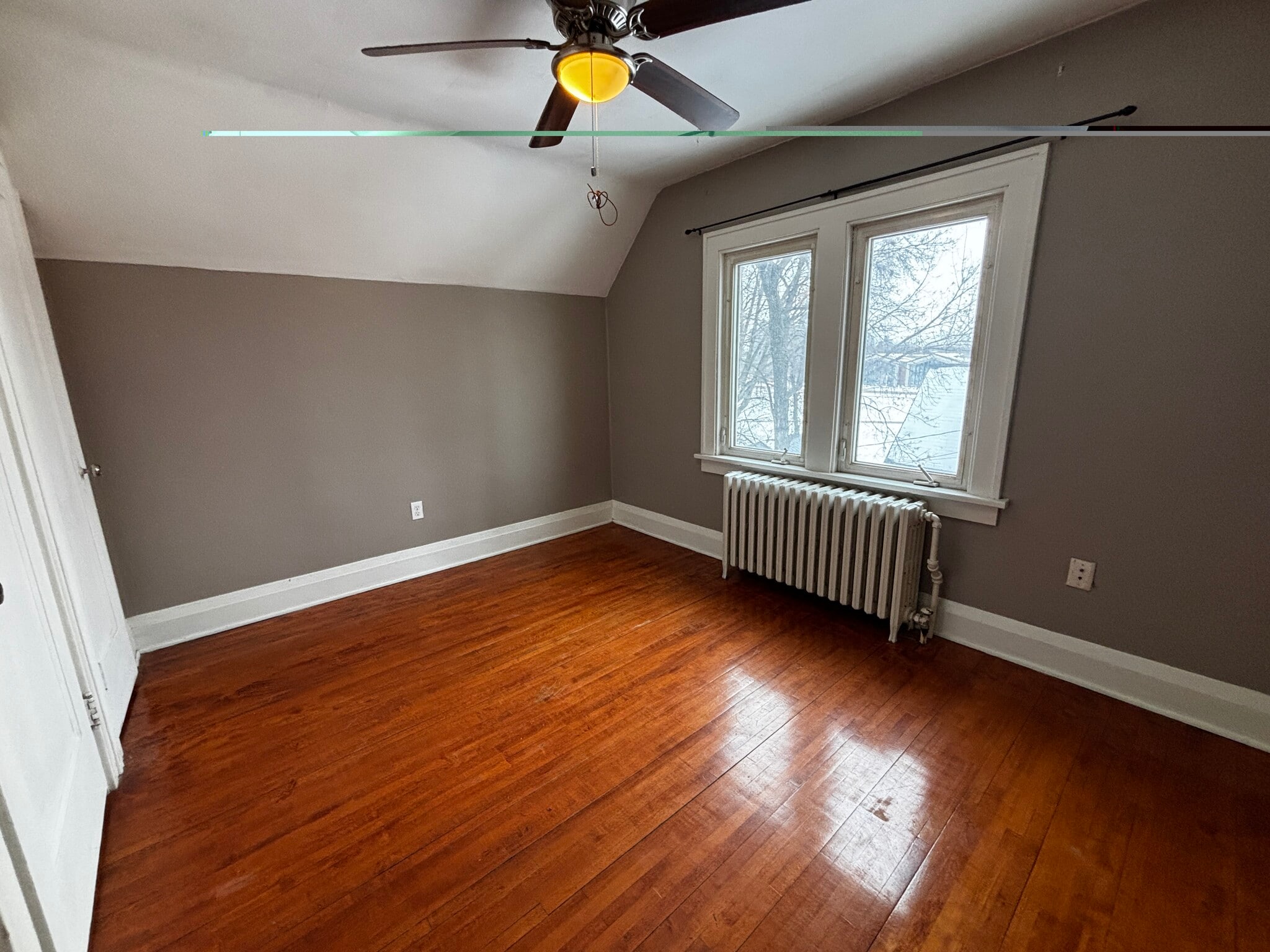 Building Photo - 523 S Mill St