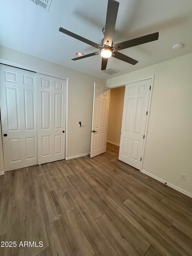 Building Photo - 712 W San Carlos Way