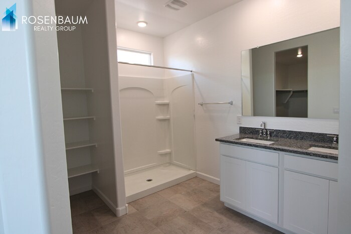 Building Photo - 38095 W Cannataro Ln